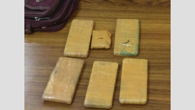 UP: DRI team nabs smuggler with 5.2kg gold worth Rs 1.66 cr at Mughalsarai station