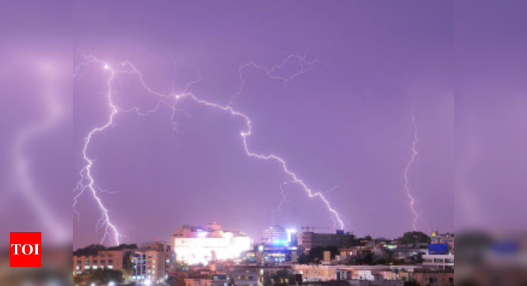 Hyderabad Lightning: Hyderabad: Lightning kills 3 farmers in Telangana ...