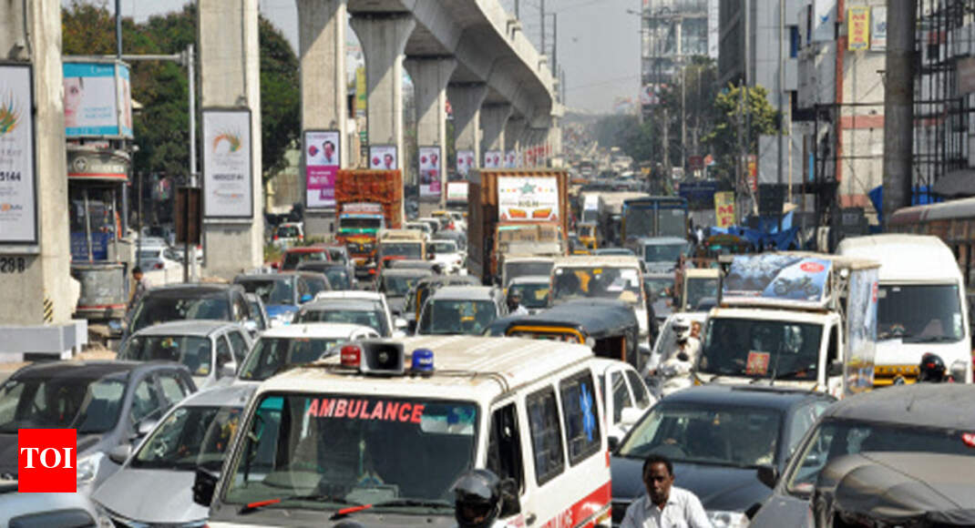 Traffic jam in Hyderabad Wrong turn Hyderabad zooms past traffic