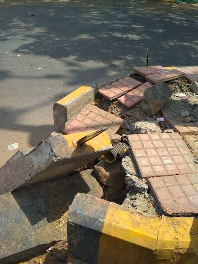 Broken dividers - Times of India