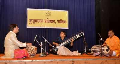 Sitar player stages 850th concert at Nashik