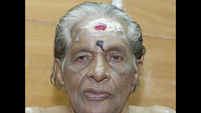 The cremation of Kandararu Maheswararu, senior-most Sabarimala tantri held