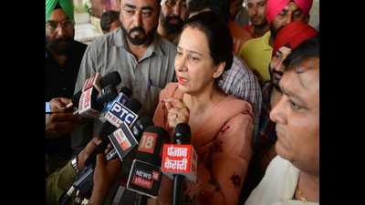 Navjot Singh Sidhu's wife blames Akalis for keeping road rage case alive