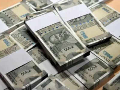 Rupee Rupee in free fall sinks 56 paise to new 16 month low against dollar Times of India