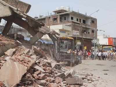 Illegal constructions razed to clear way for Pardi flyover