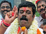 Governor Vajubhai Vala holds key to power in Karnataka