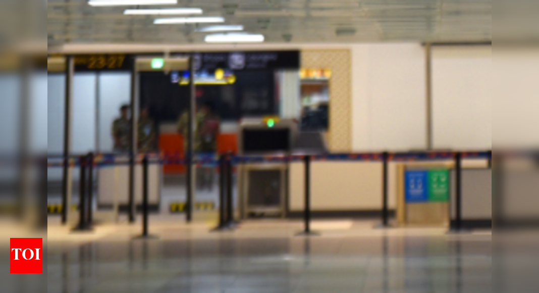 Couple leaves behind kid at Delhi airport Delhi News Times of India(01)