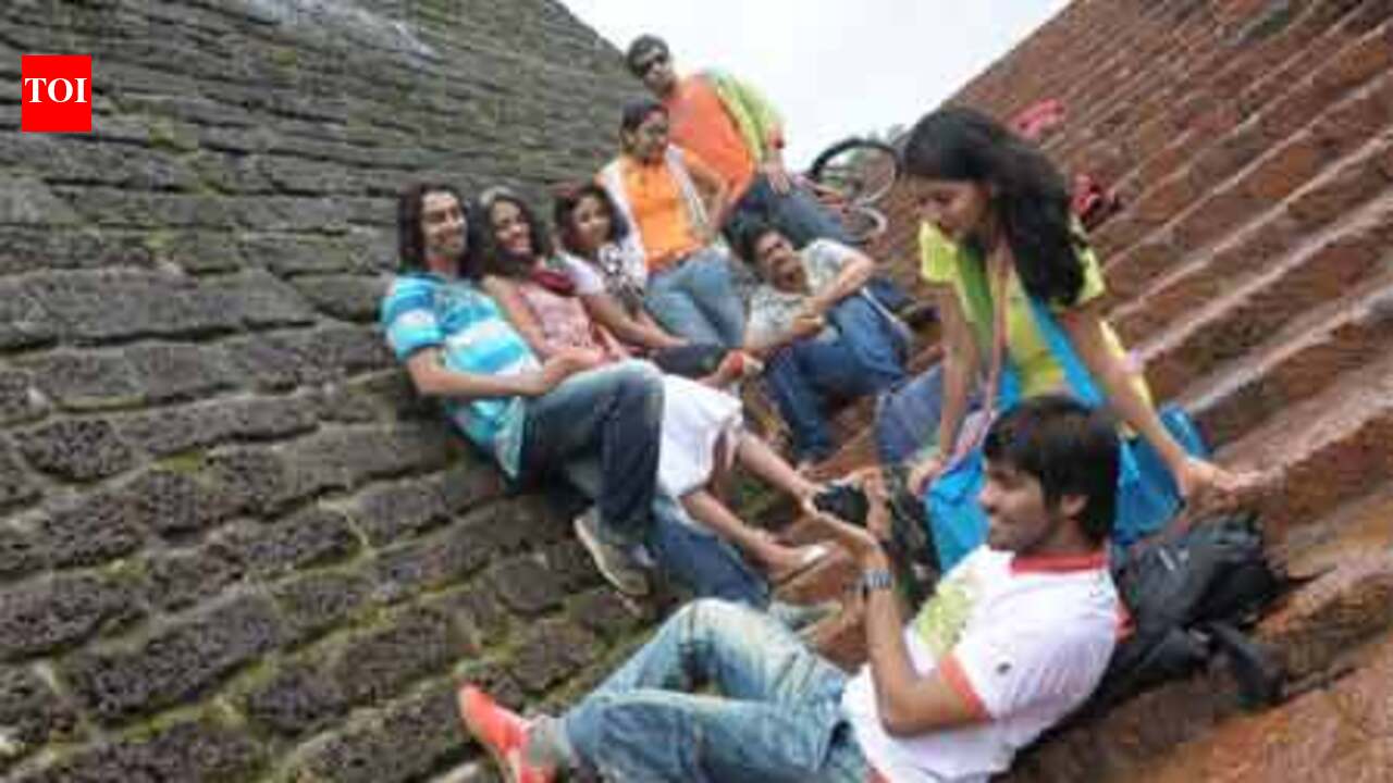 Inidhu Inidhu | The Times of India