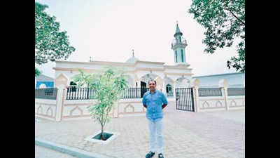 Malayali Christian gifts mosque in UAE