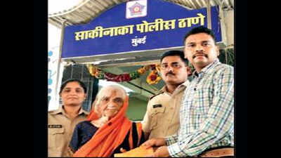 Good cop shelters 65-year-old at police station for 2 days, finds her old age home