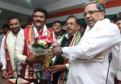 Missing Anand Singh, Patil send rumour mills buzzing