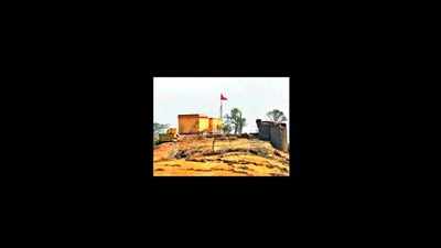 Researcher, trekkers discover Davalgad Fort near Purandar