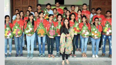 College students get felicitated on their success