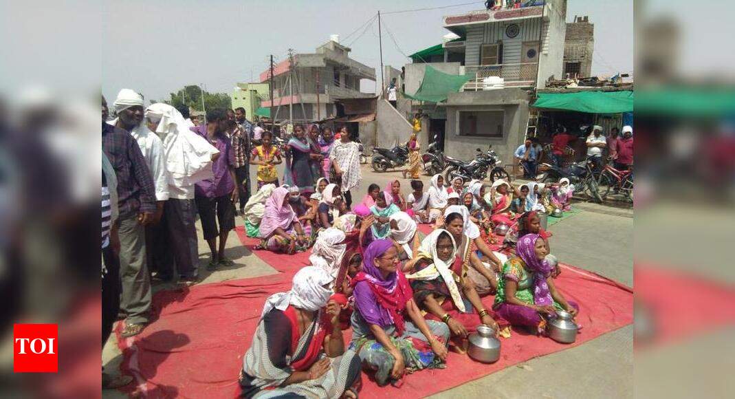 Yavatmal People block roads for hours at various places in Yavatmal