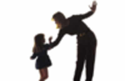 Children of fighting couples get spanked - Times of India