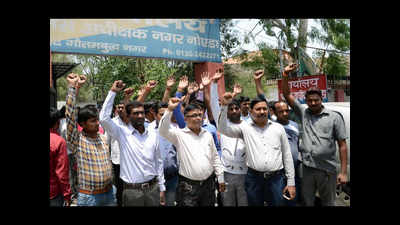 PCR van drivers in Noida go on strike, patrolling in limbo