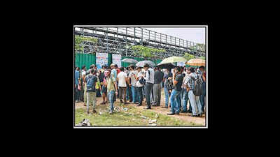 'Blackers' cash in on demand for IPL tickets