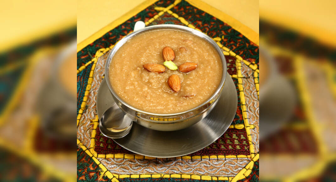 Sooji Halwa Recipe: How to Make Sooji Halwa Recipe at Home | Homemade Sooji Halwa Recipe - Times Foo