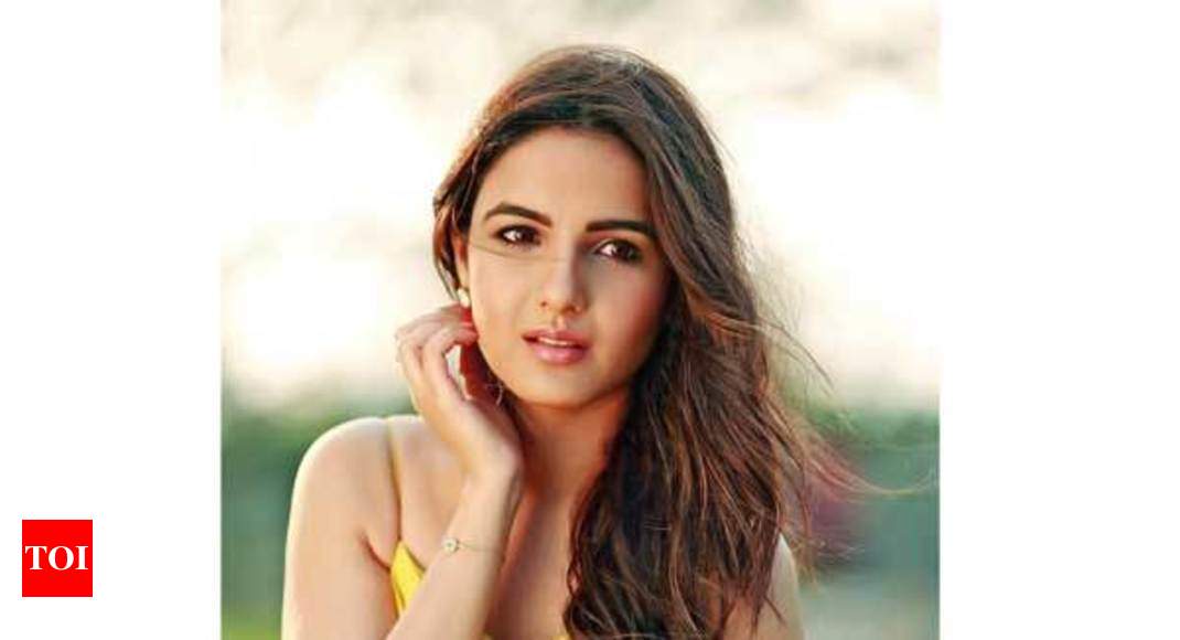 Jasmin Bhasin: Castings are now happening on the basis of social media  following - Hindustan Times