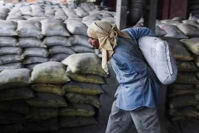 India Cements Q4 up 2.8% to Rs 35.27 crore