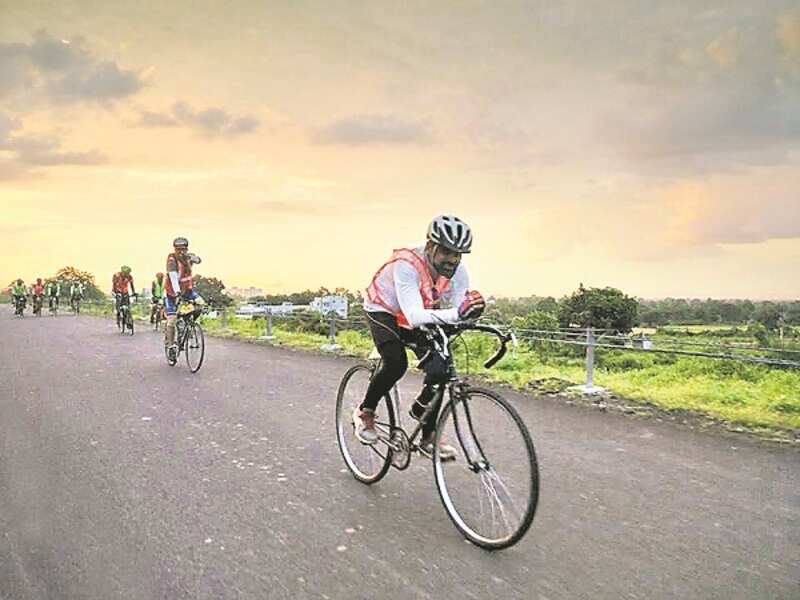 City cyclists pedal away on night 