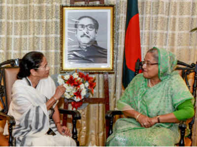 Sheikh Hasina, Mamata Banerjee hold talks but skirt Teesta water-sharing issue