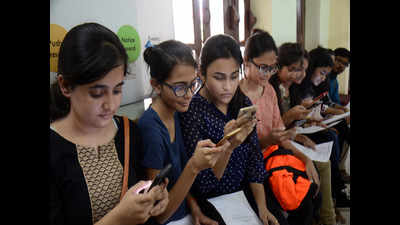 Girls outshine boys in CBSE Class XII exam
