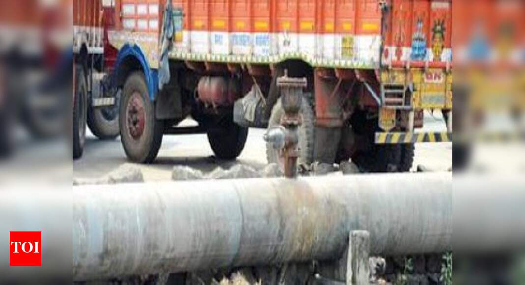 MIDC pipe leakage spot plugged | Navi Mumbai News - Times of India