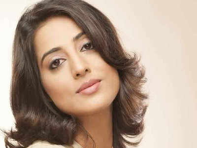 Mahie Gill’s special gesture