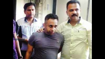 Bookie reaches court to pacify accused, nabbed