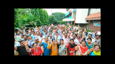 Bank employees in Mysuru take out protest rally
