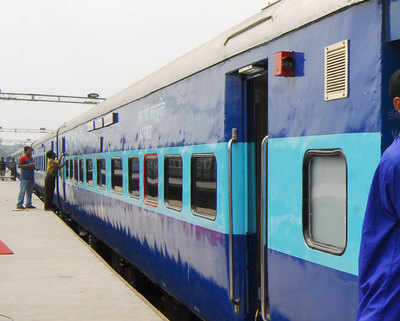 Railways extends 'Vikalp' option to passengers booking tickets from counters