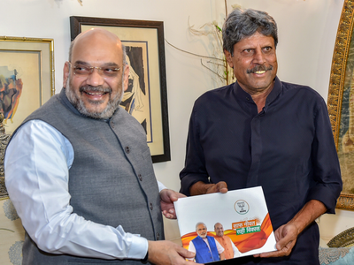 Amit Shah meets Kapil Dev, family as part of BJP’s 2019 outreach