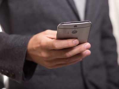 Indians gorging on mobile data, usage goes up 15 times in 3 yrs