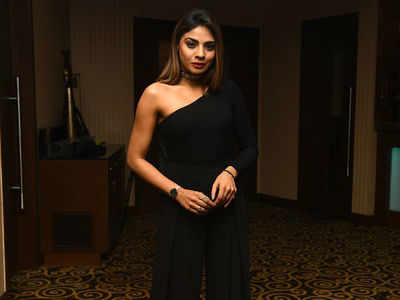 Aishwarya hits the right chord with her songs at Ecstacy, Ramada, Chennai