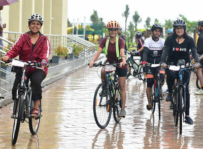 Cyclists in Kochi set out on a rally to observe World Bicycle Day