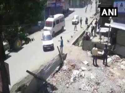 15 civilians, 8 security personnel injured in grenade attacks in Kashmir