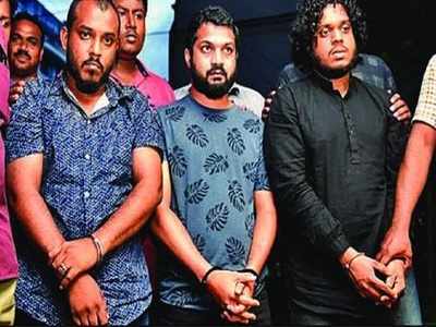 Maldivians held with 17kg hashish oil