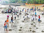 Mumbaikars participate in the beach clean-up drive