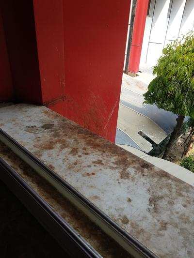 Paan stains in hospital premises