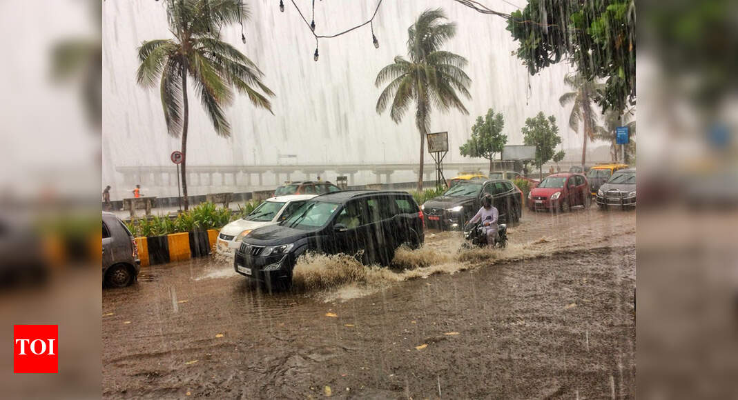 Mumbai Rains: Heavy rains lash Mumbai, waterlogging at several places ...