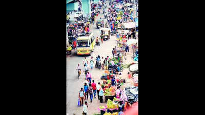 Hawkers removed from station road