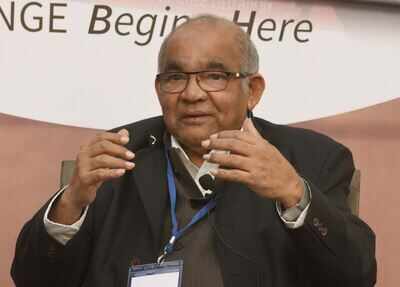 Former RBI governor Reddy blames UPA & NDA for mess in ...