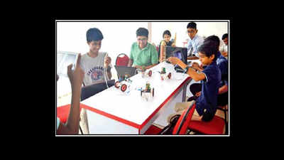Schools begin robotics classes at primary level