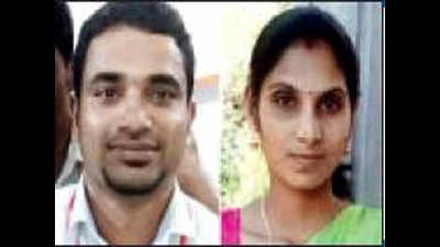 Bengaluru: Woman & husband fight over her Facebook addiction, hang themselves