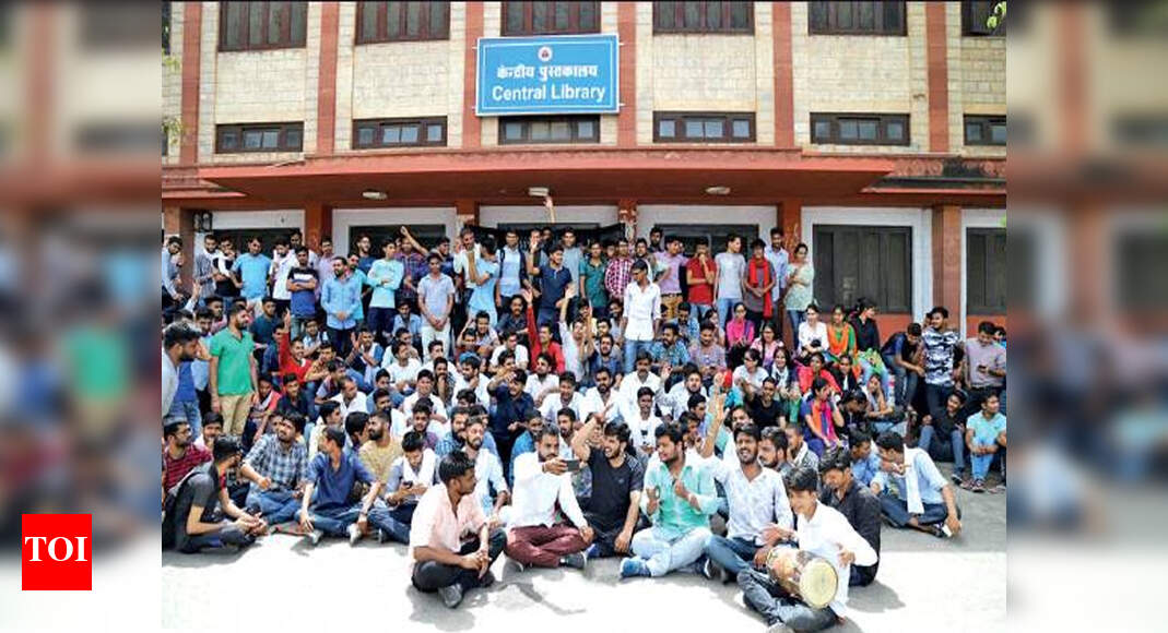 Rajasthan University: Library timings: Rajasthan University students up ...