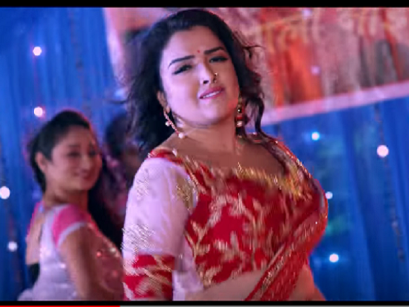 Bhojpuri Queen Amrapali Dubey Shows Off Her Belly Dance Moves In The 