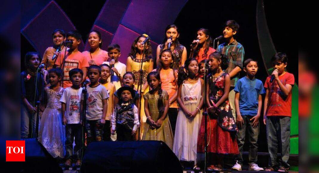 Swaratarang Artistes Samant Take Audience Down Memory Lane Nagpur News Times Of India swaratarang artistes samant take