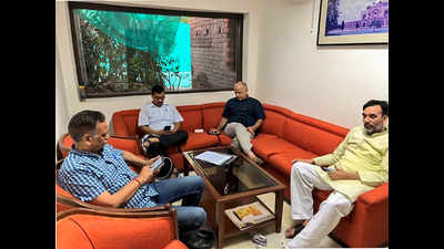 Arvind Kejriwal, 3 ministers dig in for long vigil at LG's home