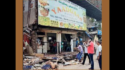 BMC told to rebuild 6 shops it razed without serving notice